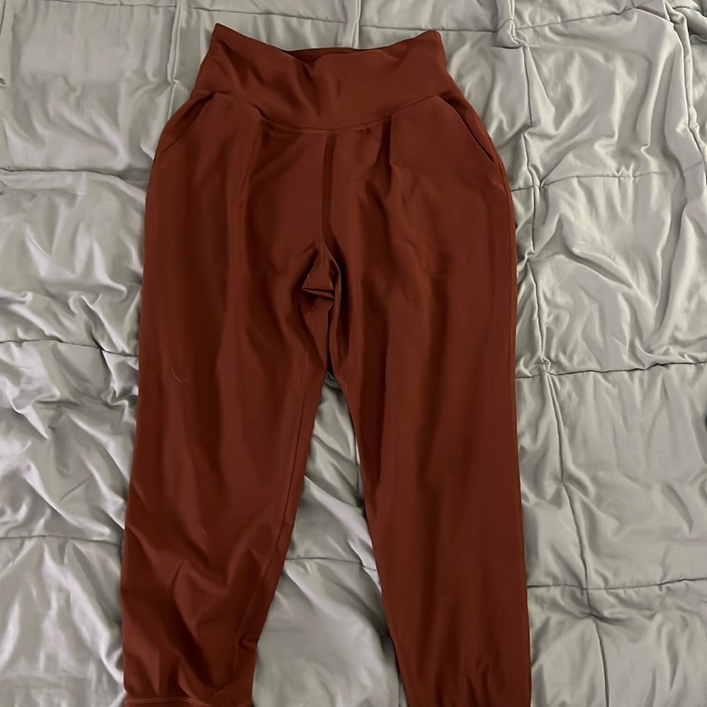 Old navy joggers. Athletic joggers.